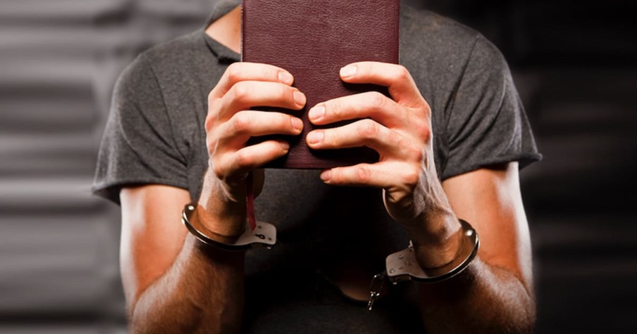 God Reveals Himself To Drug Dealer In Prison, Then He Becomes Pastor