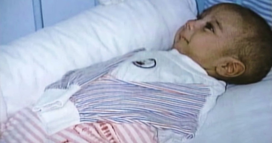 Mom Leaves Baby in Hospital And Nurse Lifts His Blanket to See No Arms or Legs