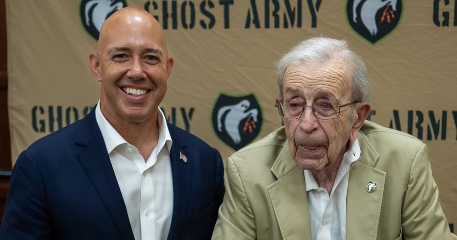 98-Year-Old WWII Veteran Honored for Role in the Ingenious 'Ghost Army': 'I Faked Everything'