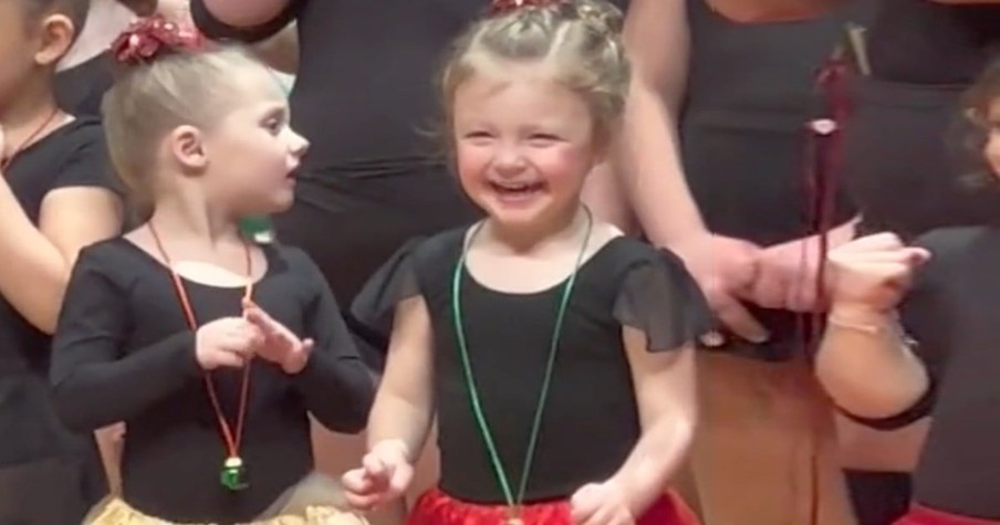 Tiny Girl Searches for Her Family at Dance Recital and Oh the Pure Joy When She Spots Them