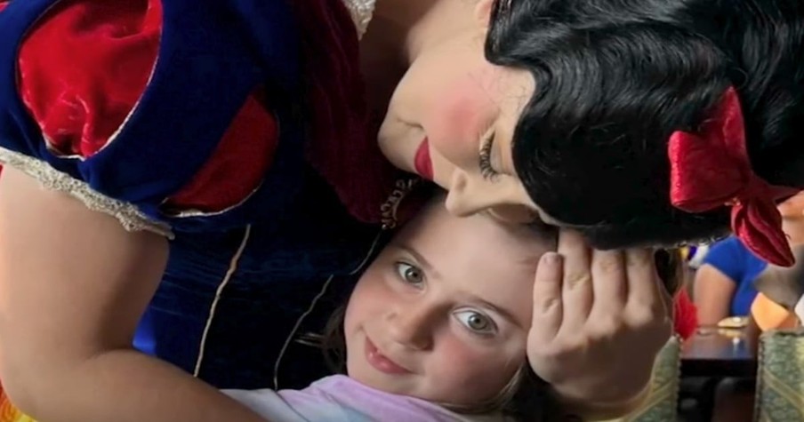 Brave Little Girl Beats Grim Diagnosis And Celebrates With A Surprise Trip To Disney World