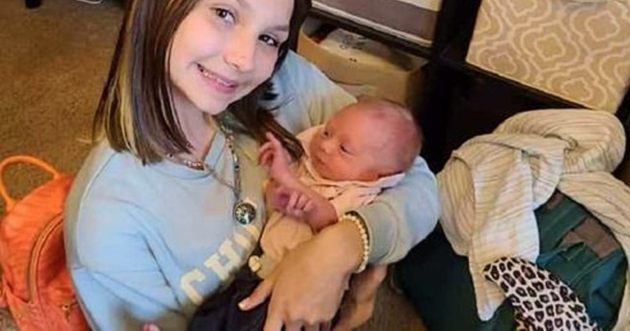 Mom's Screams Wake Up 11-Year-Old Daughter Just In Time To Deliver Her Baby Brother