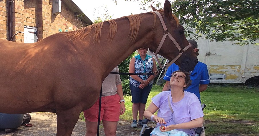 Dying Woman Says Emotional Goodbye To Horse And Then Passes Away