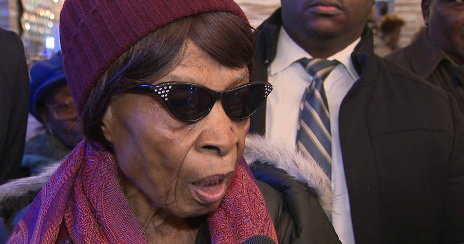 85-Year-Old Granny Fights to Get Back Into Her Home After A Typo Got Her Evicted