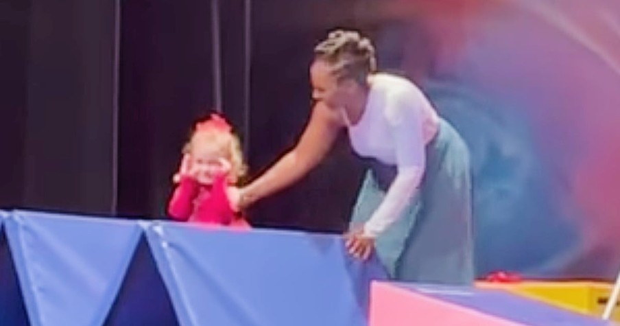 Adorable Toddler Searches for Daddy Before Performing Her Gymnastics Tumbling Routine