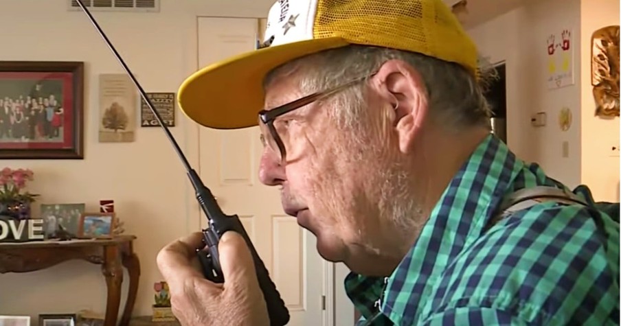 Ham Radio Hobbyist Thinks It's A Prank Call Until He Recognizes Voice and Knows There's Danger