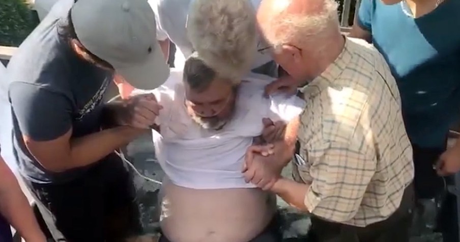 Hospice Baptism Is A Final Wish Granted As Dying Man Prepares To Leave For Heaven