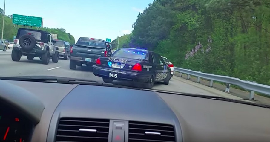 Man Caught An Impatient Driver Getting Pulled Over In Traffic