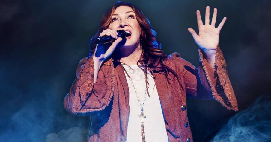 Country Singer Jo Dee Messina Says Jesus Visited Her Front Porch When She'd Hit Rock Bottom