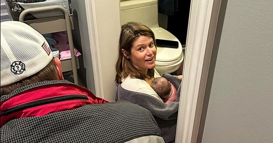 Reporter for CNN Kasie Hunt Went into Sudden Labor, Has Baby in Bathroom 13 Minutes Later