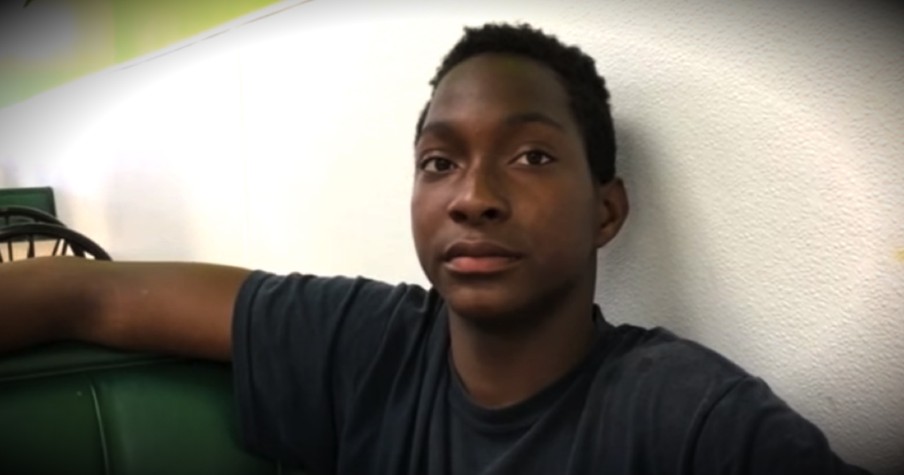 A Grocery Store Angel Changes This 'Broken' Teen's Life Forever