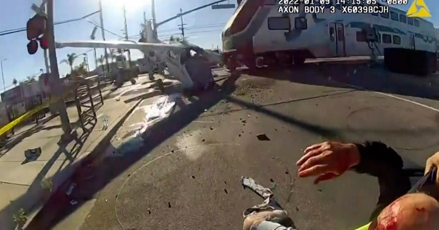 LAPD Officers Pull Pilot from Plane on Train Tracks Just in Time and Cameras Caught it All