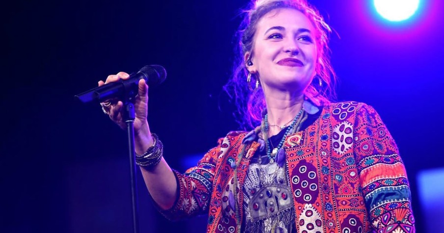 Lauren Daigle Worships with Inmates in Maximum Security Prison