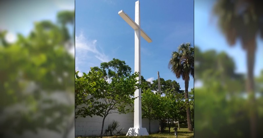 Legal Battle Breaks Out After Judge Orders Large Public Cross Down