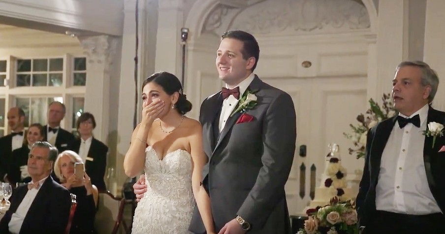 Wedding Flash Mob Leaves The Bride In Awe