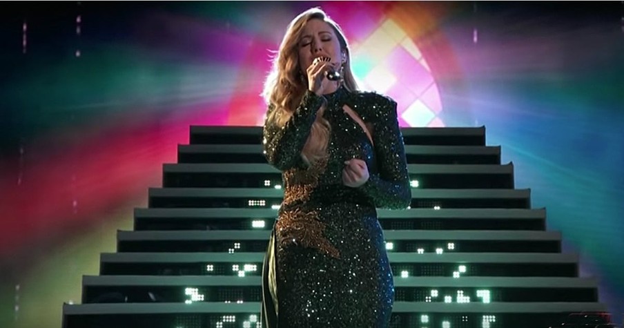 Contestant Maelyn Jarmon Sings 'Hallelujah' On Live Finale Of The Voice