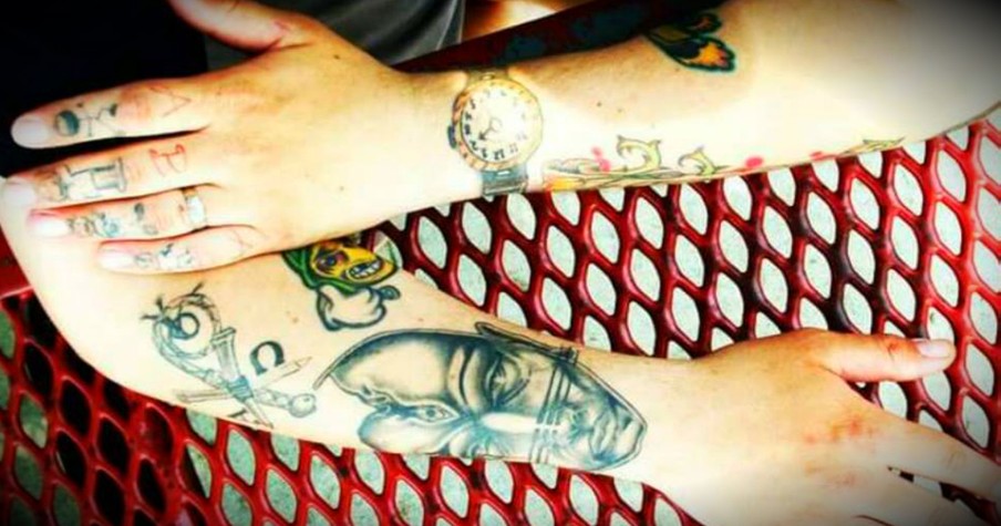 Strangers Wrongly Assume A Man Is A Criminal Because Of Tattoos