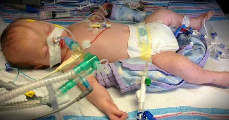 Parents Saying Goodbye As Baby Is Taken Off Life Support Get A Miracle