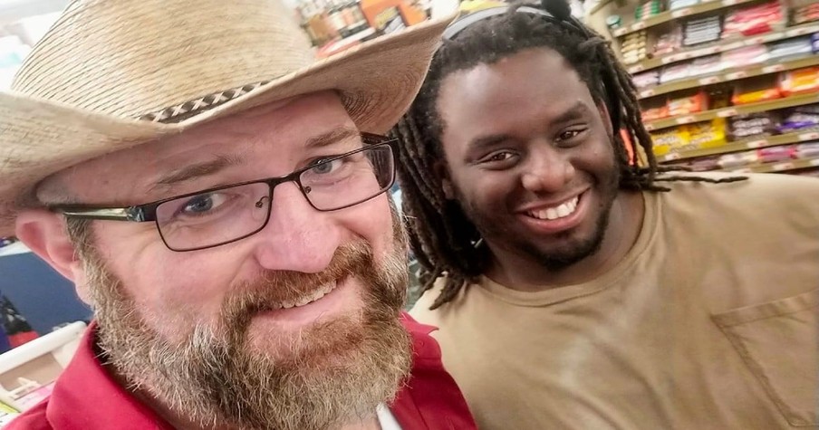 Stranger Paid For Groceries After Man's Account Shows Insufficient Funds At The Check Out Line