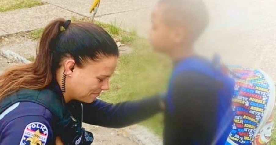 Little Boy Asked A Police Officer To Stop And The Picture Of Them Praying Together Is Powerful