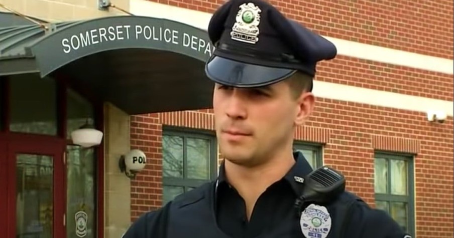 Police Officer in Massachusetts Shows Up At Stop & Shop When 2 Customers Can't Pay Their Bill