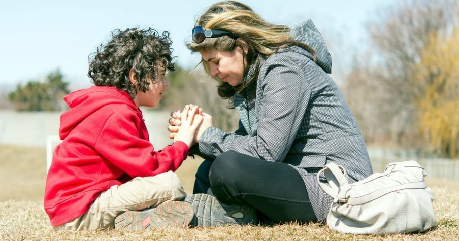 A Prayer Of Blessing For Moms & Grandmas