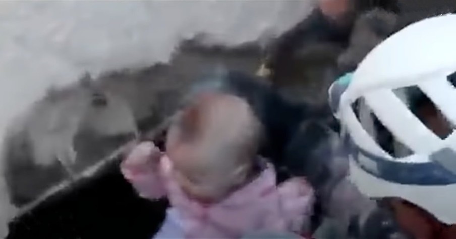 Rescuers Rejoice Over Baby Girl Pulled From Rubble 26 Hours After Collapse Of Building