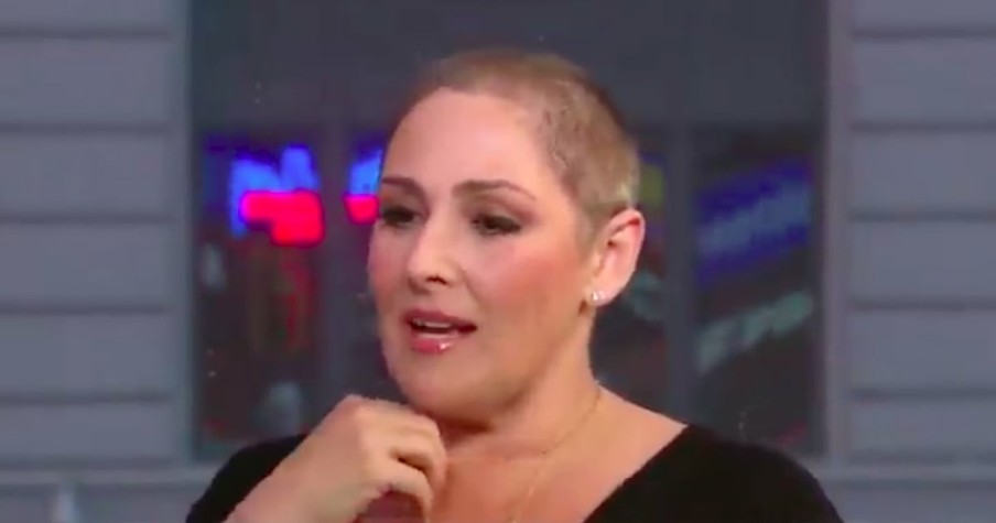 Ricki Lake Loss Of Hair Is A Secret She Hid For Decades And Says Role In 'Hairspray' Is To Blame