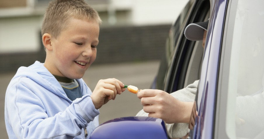 1 Simple Self-Defense Trick Using Keys Helped 12-Year-Old Boy Escape Stranger Danger