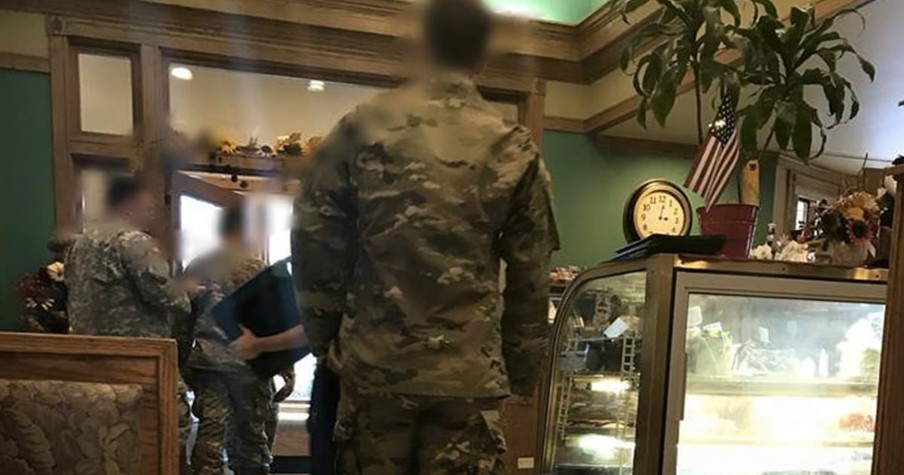 Soldiers Stop For Lunch, Then Waitress Finds Something On Their Table