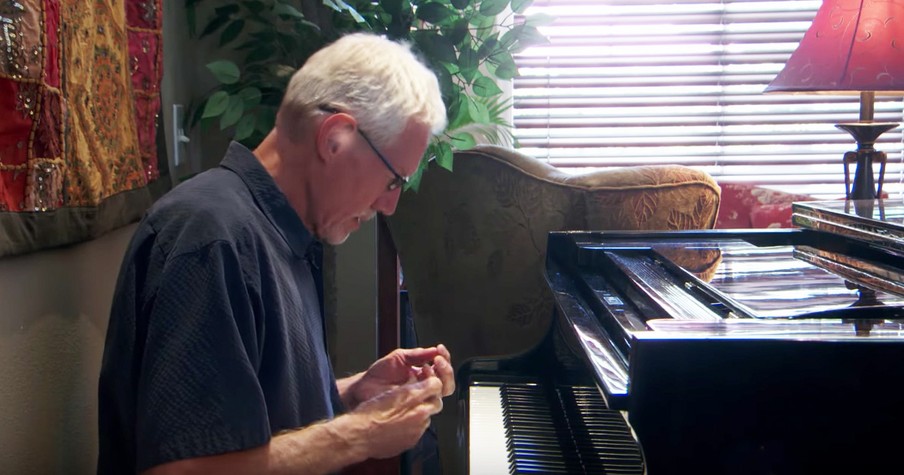 Alzheimer's Stole His Music Until A Kind Pianist Gave It All Back