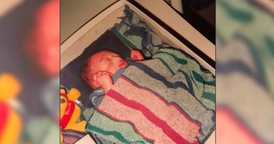 Teen Walks Into Hospital With A Shoebox And Then Nurse Sees 3lb Baby Inside