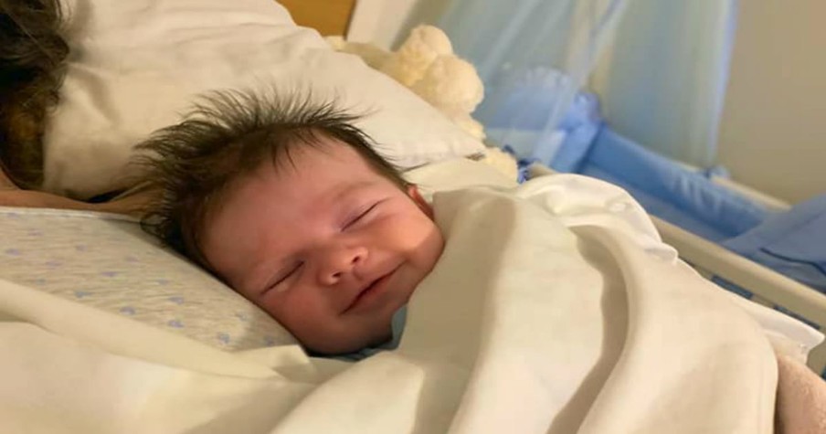 Teen Mom Dies Just Hours After Grandma Snaps Photo Of Her Holding Smiling Newborn