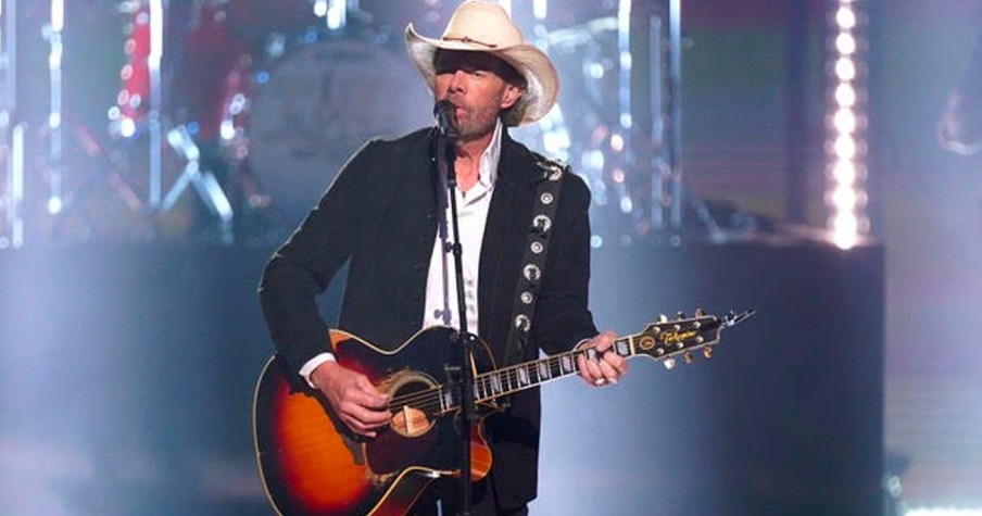 Toby Keith Announced Sickness and Then Died at Age 62 After a Roller Coaster Battle