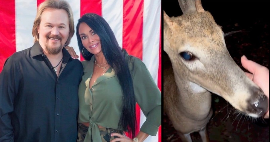 Travis Tritt And Wife Get A Surprise Visit From A Deer They Helped Save As A Baby