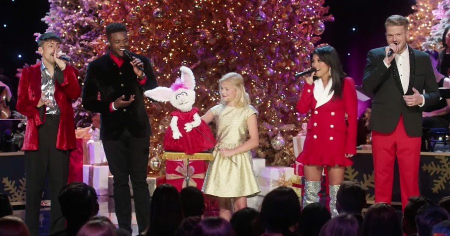 Ventriloquist Sings Hilarious Duet With Pentatonix And Leaves Everyone In Christmas Wonder