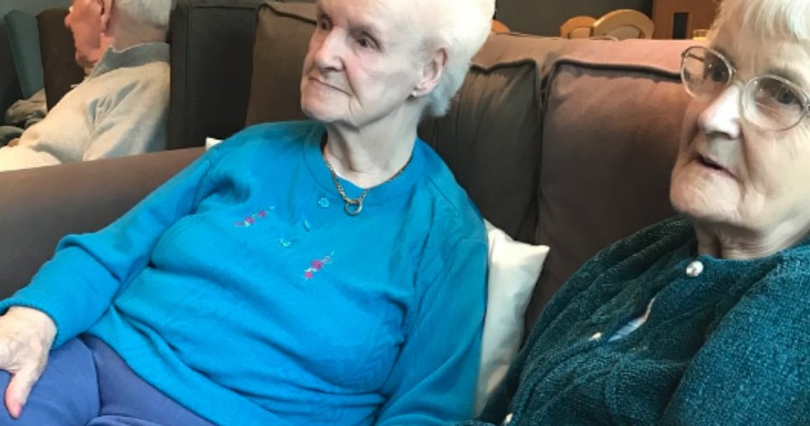 Emotional Photo of Lonely Grandma with Dementia Goes Viral Online