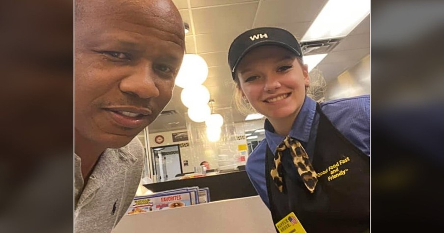 God Turns Stranger's $40 Tip for Pregnant Waitress at Waffle House Into So Much More