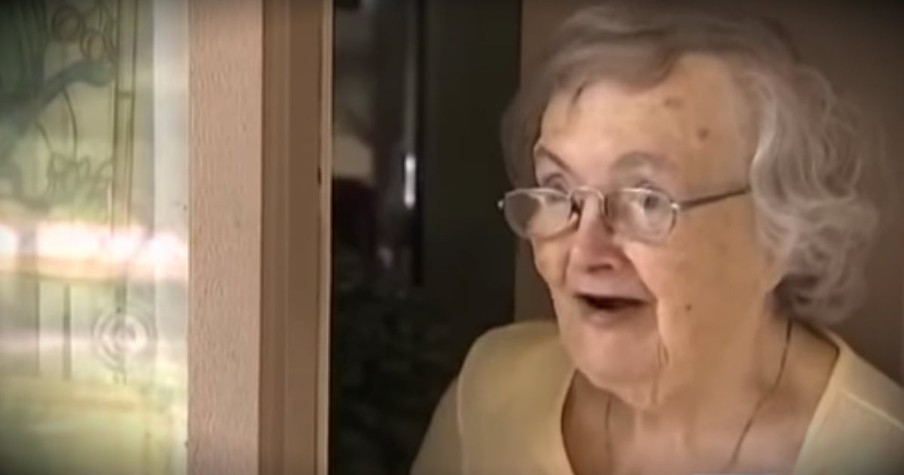 Worried Grandson Sends Pizza Delivery Guy To Check On Grandma