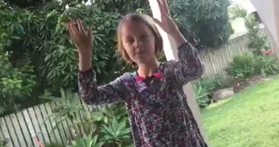 Little Girl With Autism Movingly Signs Her Favorite Song