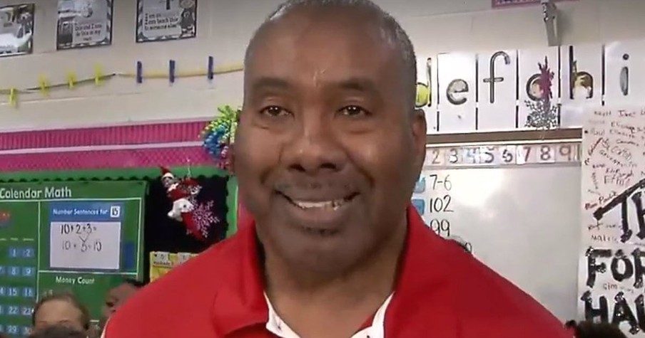 Elementary School Custodian Sings Beautifully To Inspire Students