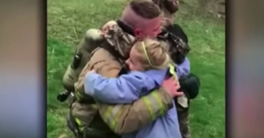 Soldier Was Finally Coming Home From Being Deployed And Surprised His Daughters