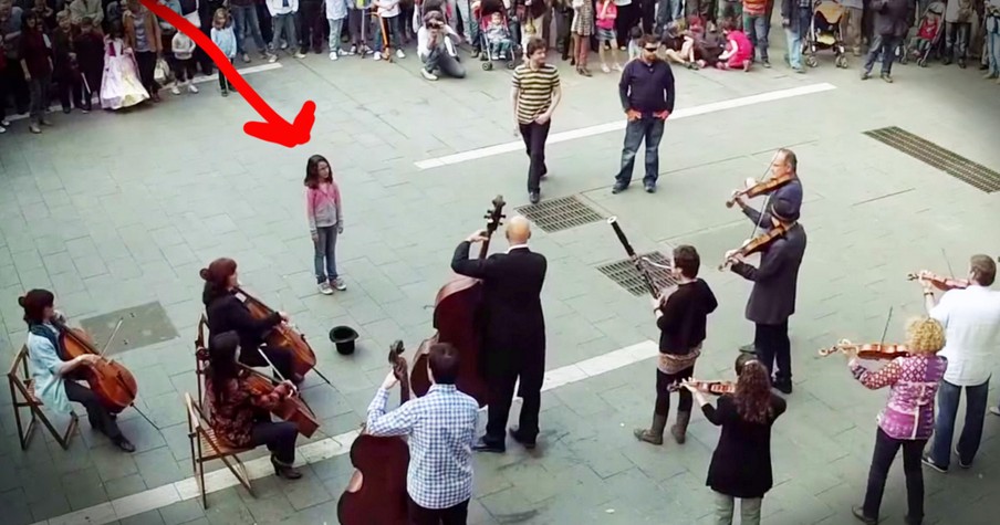 One Little Girl Starts Beautiful 'Ode to Joy' Flash Mob