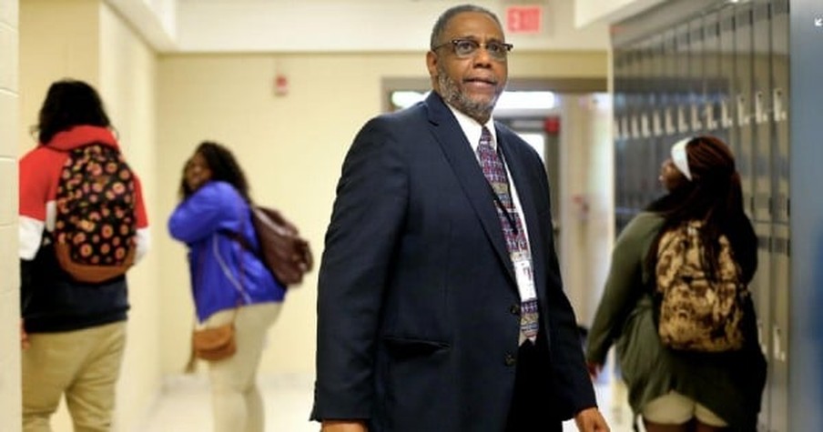 High School Principal Gets A Job Working Nights At Walmart But The Money Isn't For Him