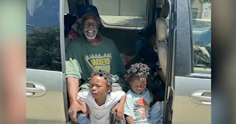 Family Was Homeless and Living in a Van Until the Kindness of Strangers Changed Everything