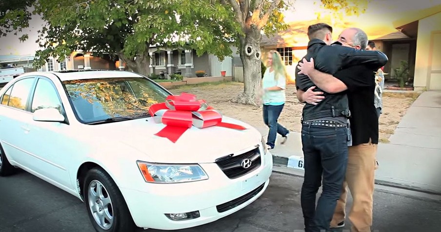 Veteran Gets Surprised From Strangers To Say 'Thank You'