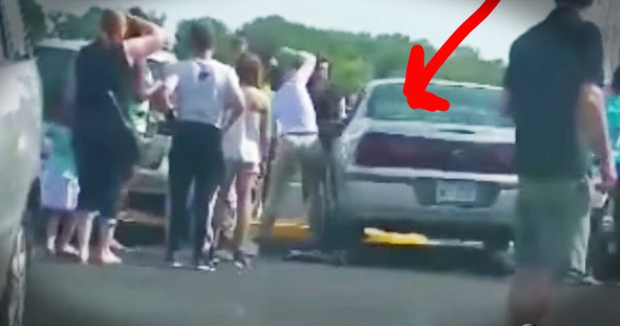 Good Samaritan Smashes Window To Save A Little Girl From A Hot Car
