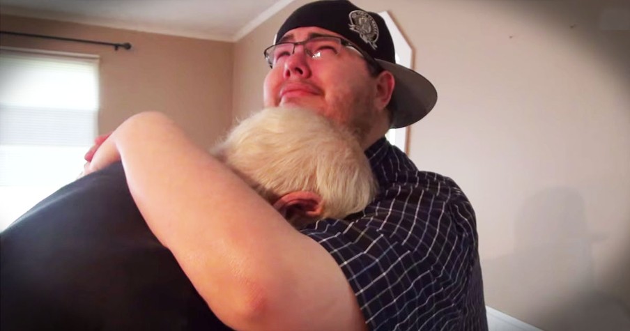 Son Surprises His Dad With New Home And They Both Cry