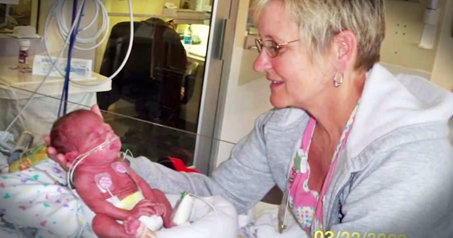 NICU Nurse Gets Thank You From The Tiny Miracle Babies She Saved