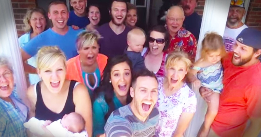 Pregnancy Announcement Made With A Selfie Stick